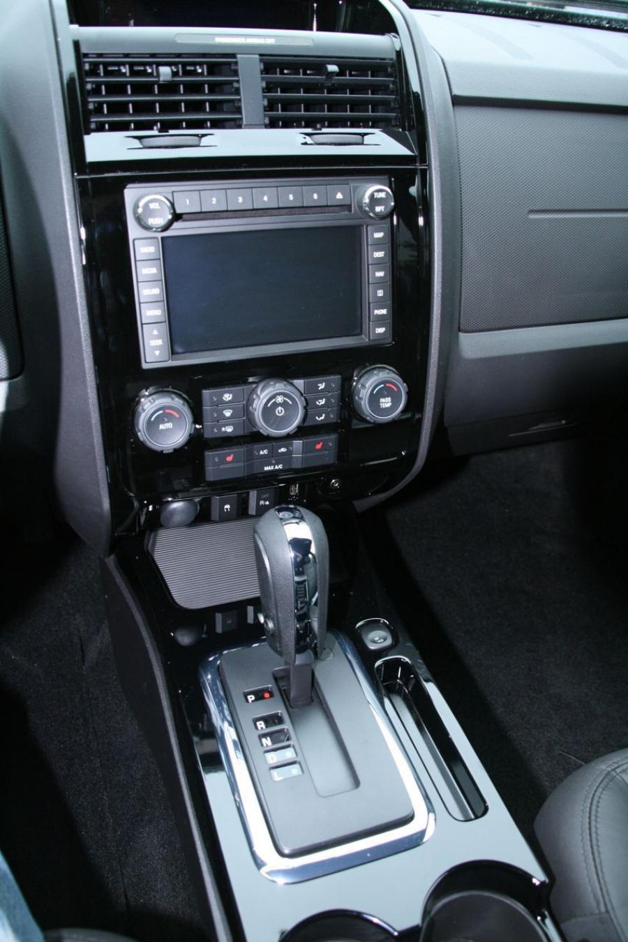  Ford Escape 2009 года  (фото 41 из 45)